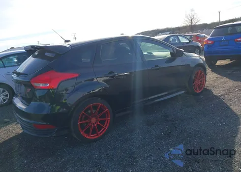 2017 Ford Focus St z USA, uszkodzony, nr VIN 1FADP3L91HL294615